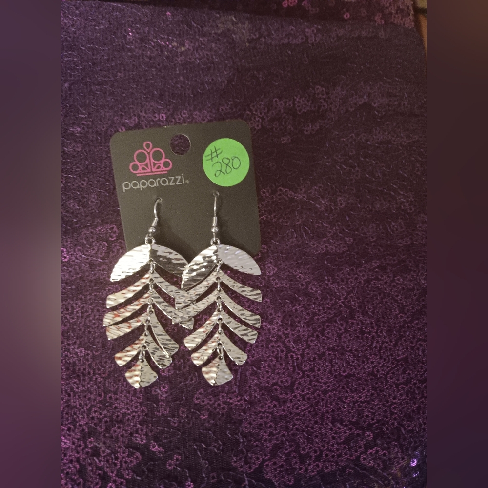 Paparazzi Shimmering Silver Leaf Earrings